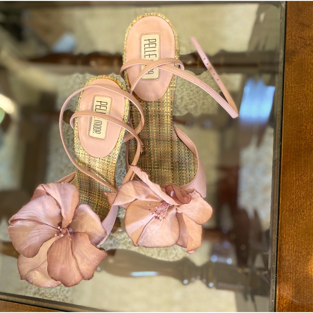 ❤️❤️Pelle Moda woman’s size 7 heels have gone to only one party.